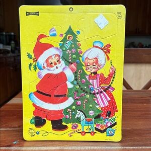 Santa and Mrs. Claus Christmas Puzzle